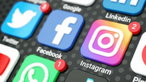 Tentu, mari kita bahas dunia media sosial yang selalu dinamis dalam sebuah artikel informatif.