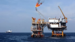 Harga Minyak Melemah Setelah Stok AS Tunjukkan Kenaikan Tajam